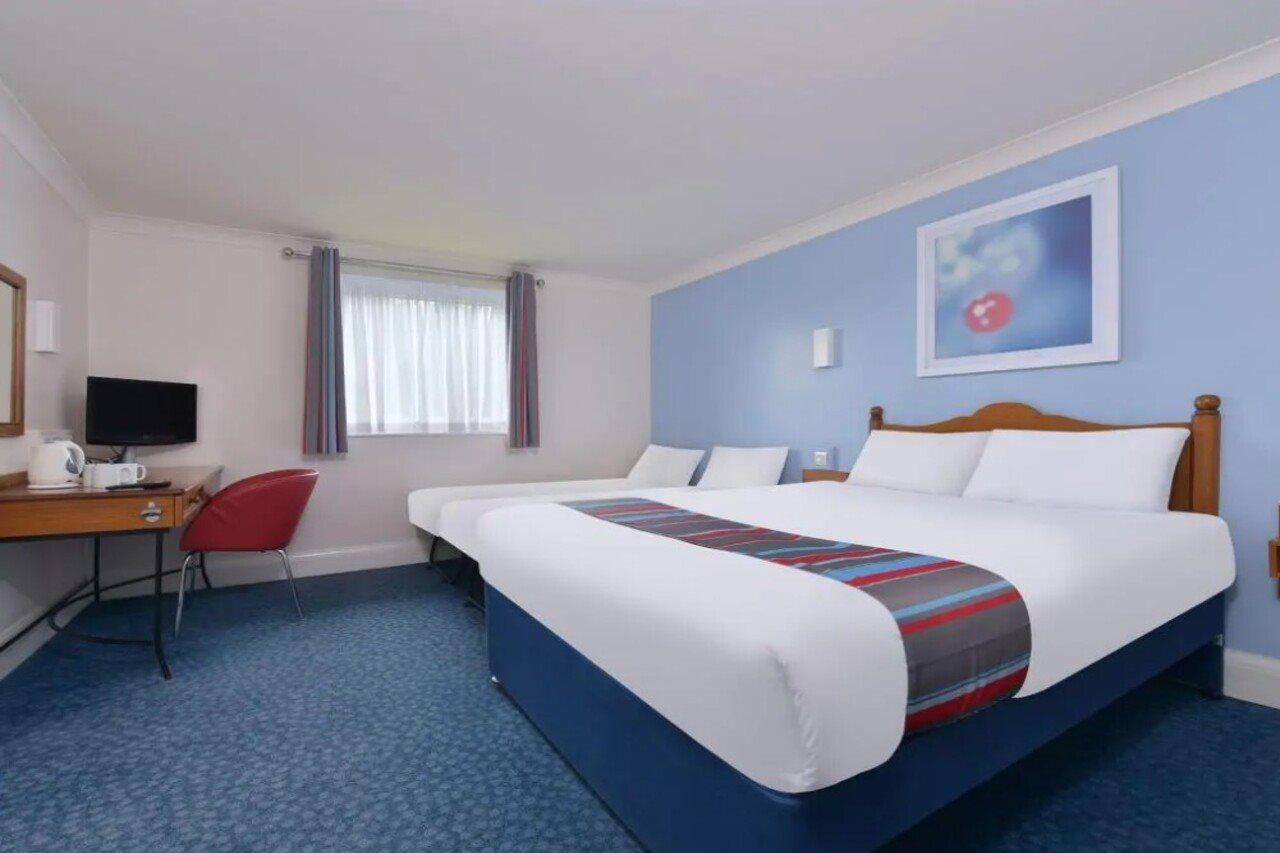 Travelodge Cardiff Airport Dış mekan fotoğraf